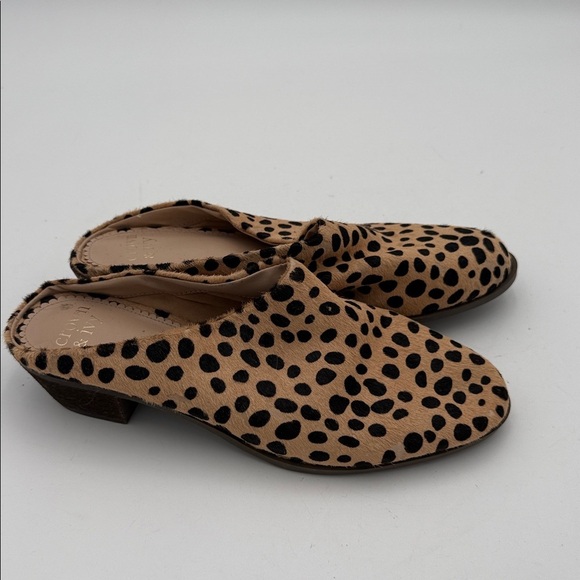 Crown & Ivy Tan Black Spotted Mules women 9M cheetah print slip on caw fur Y2K